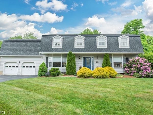 31 Yorkshire Ave, West Milford, NJ 07480