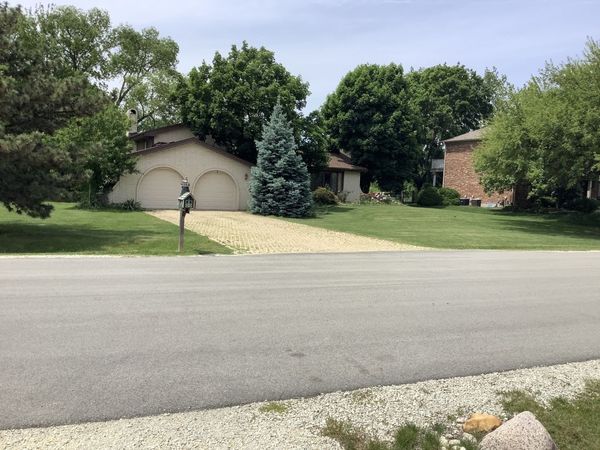 8408 Lakeside Drive , Downers Grove, IL 60516