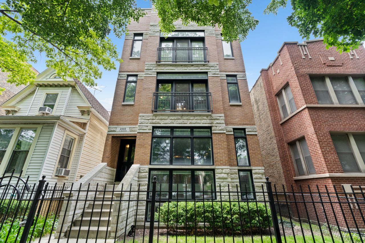 3422 N Bosworth Avenue, Unit 2, Chicago, IL 60657 Main Photo