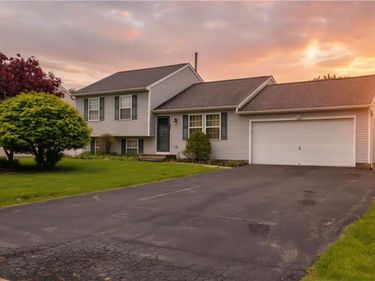 9422 Jacob Lane, Brewerton, NY 13029