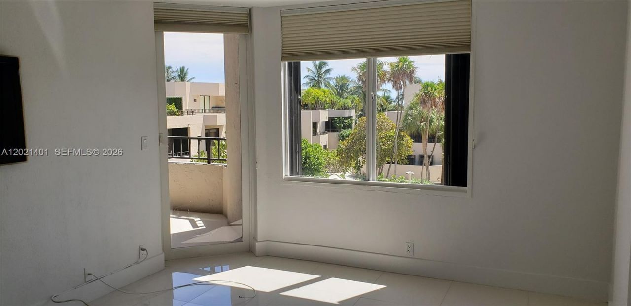 201 Crandon Blvd , Unit 343, Key Biscayne, FL 33149 Photo
