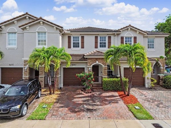 9267 SW 220th Ter , Cutler Bay, FL 33190