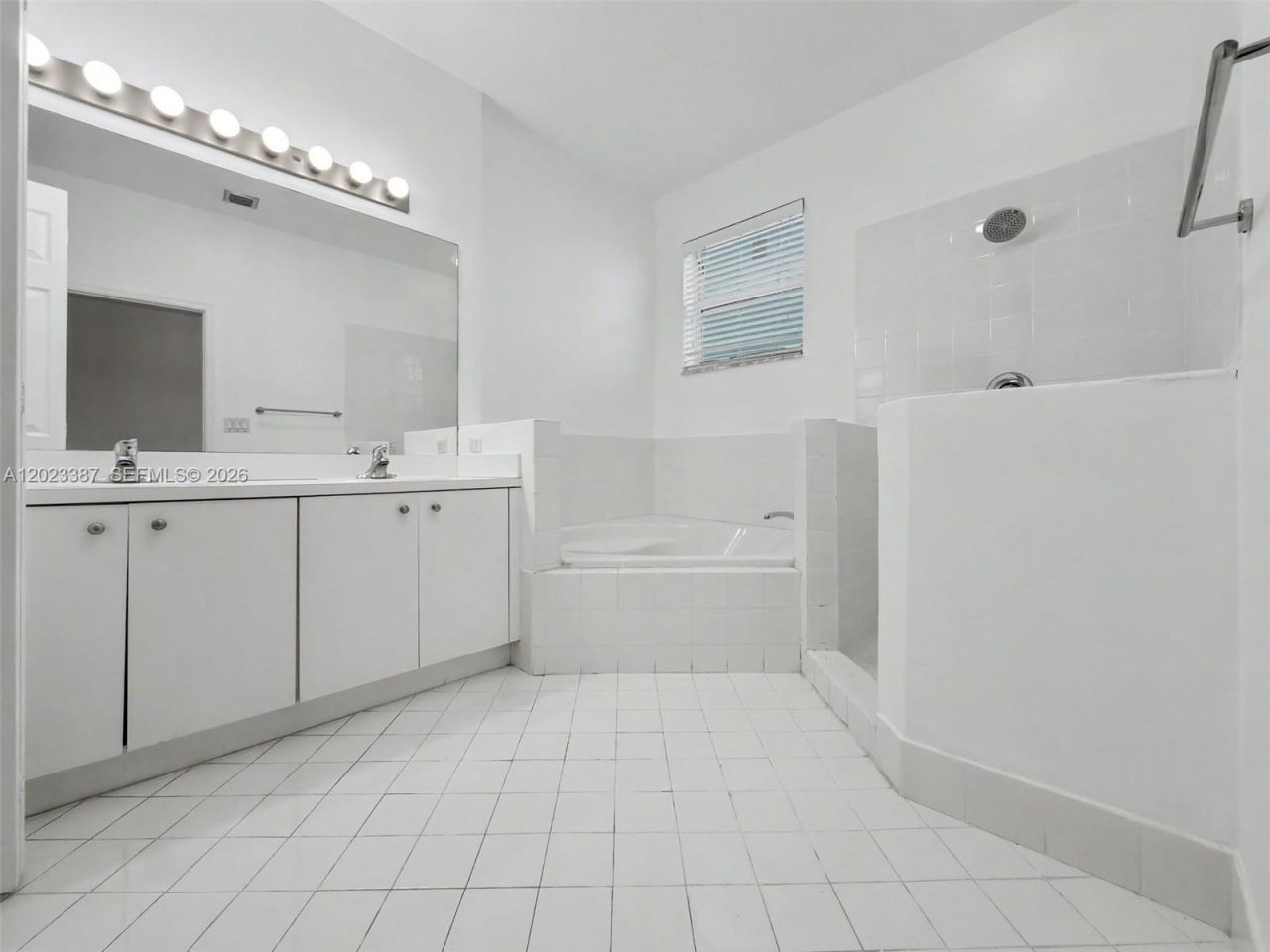 9267 SW 220th Ter , Cutler Bay, FL 33190 Photo