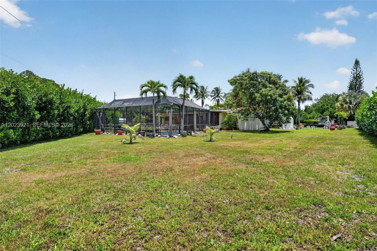 8461 SW 68th St Rd , Miami, FL 33143 Photo