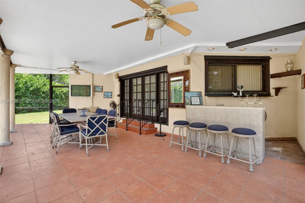 8461 SW 68th St Rd , Miami, FL 33143 Photo