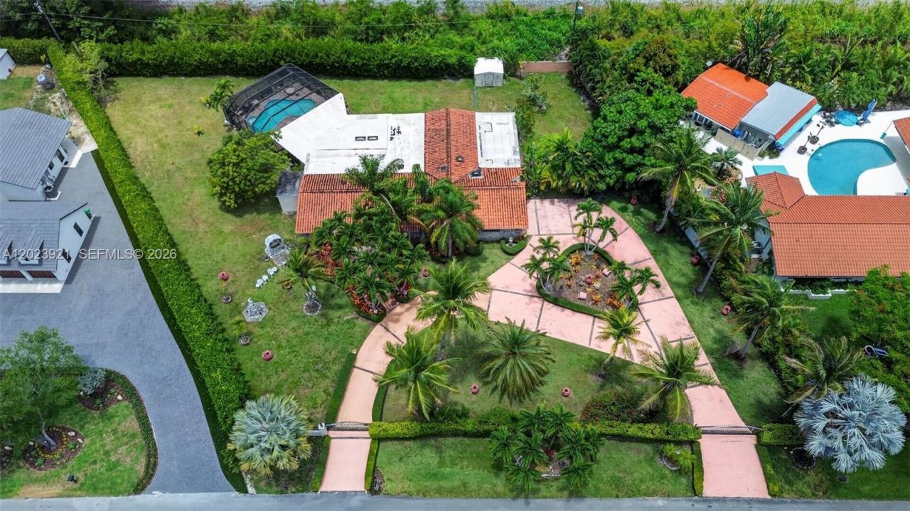 8461 SW 68th St Rd , Miami, FL 33143 Photo