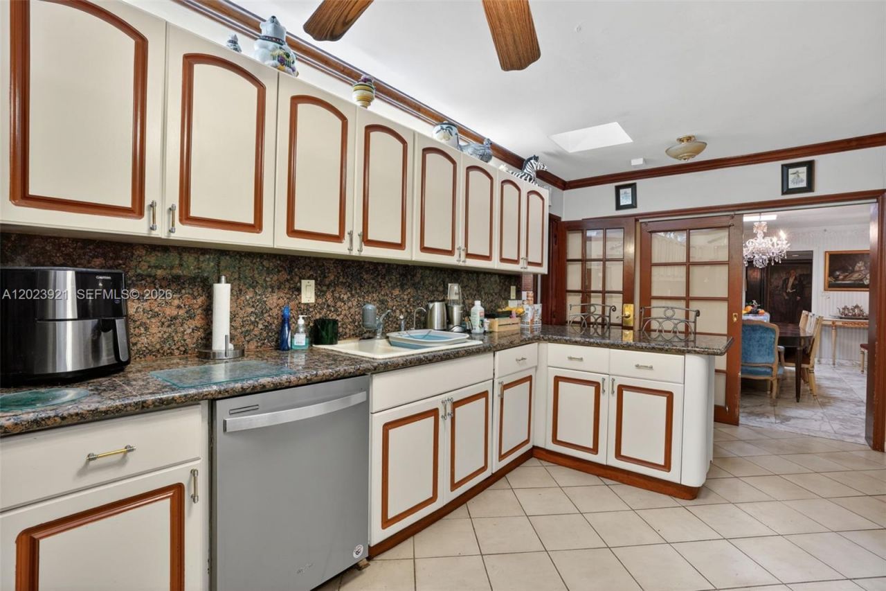 8461 SW 68th St Rd , Miami, FL 33143 Photo
