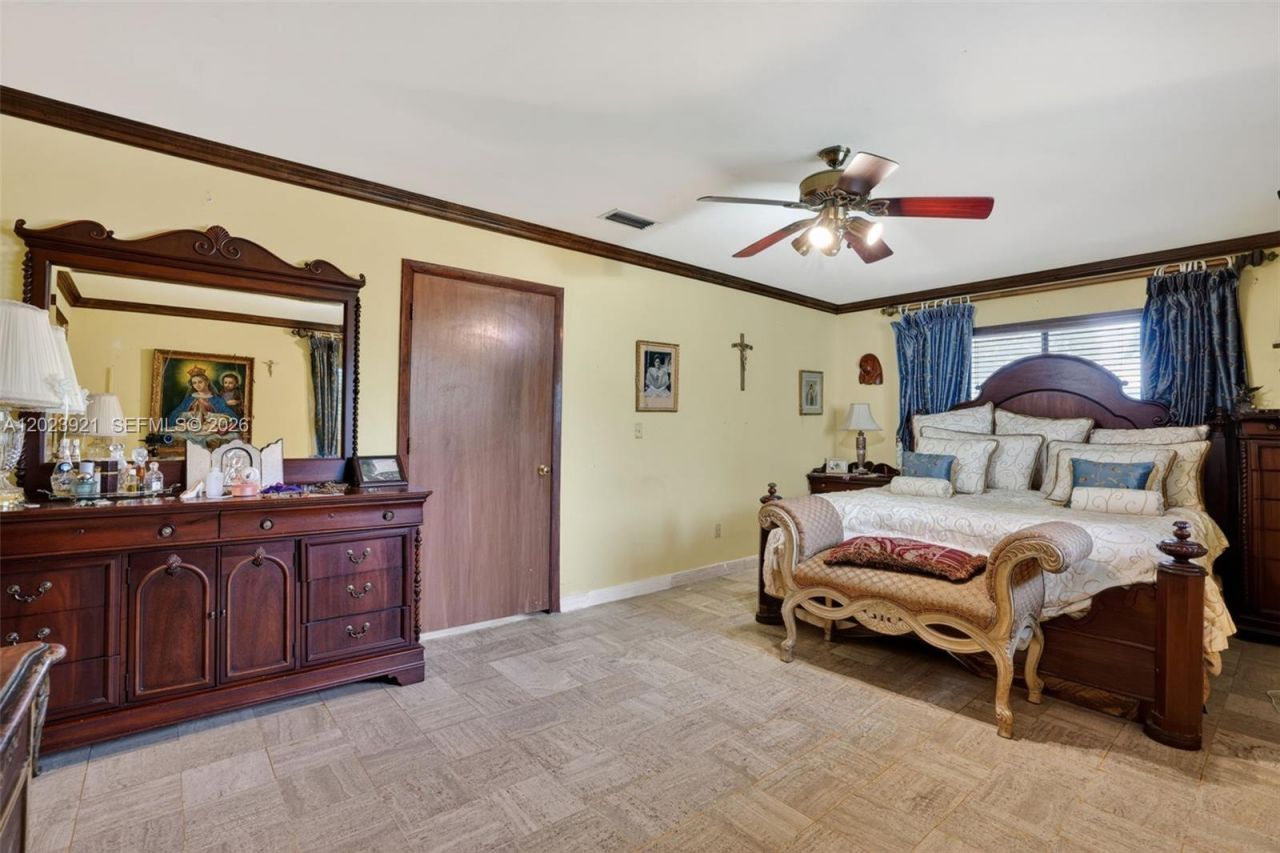 8461 SW 68th St Rd , Miami, FL 33143 Photo