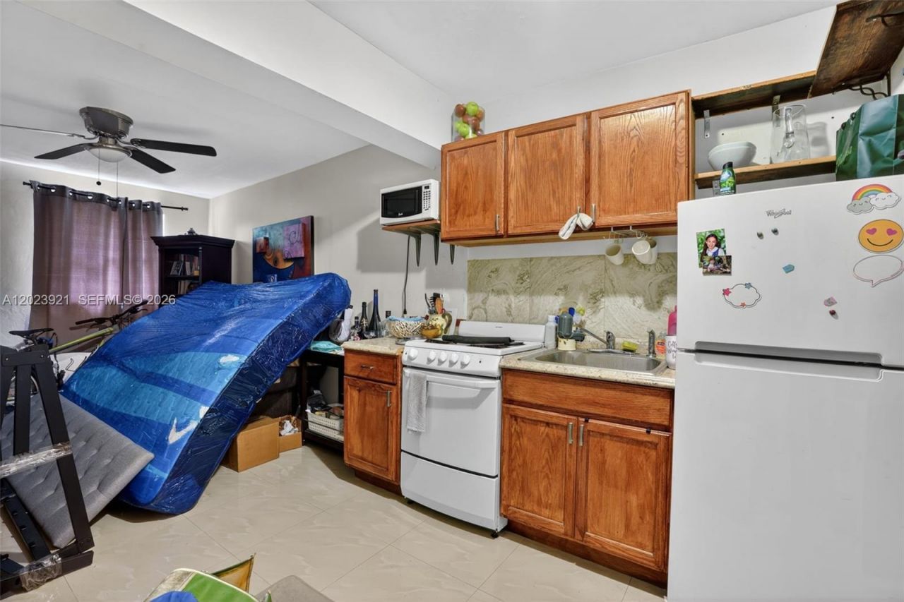 8461 SW 68th St Rd , Miami, FL 33143 Photo