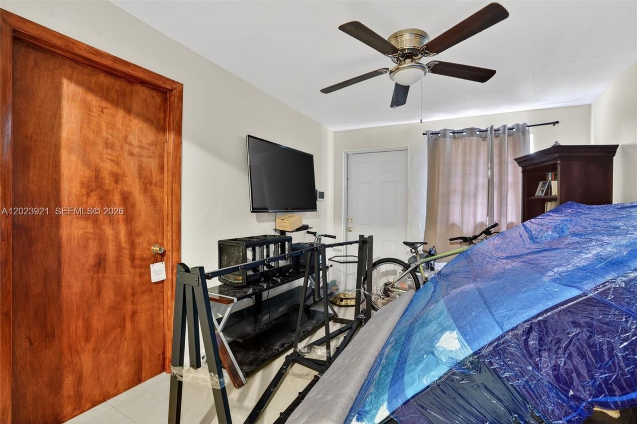 8461 SW 68th St Rd , Miami, FL 33143 Photo