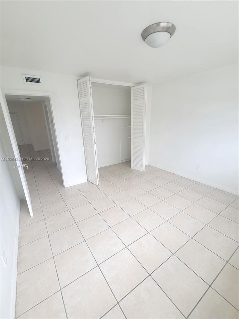 11960 NE 19th Dr , Unit 16, North Miami, FL 33181 Photo