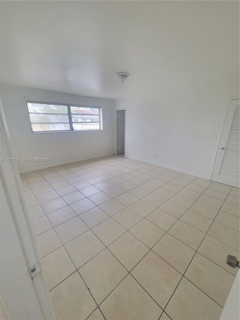 11960 NE 19th Dr , Unit 16, North Miami, FL 33181 Photo