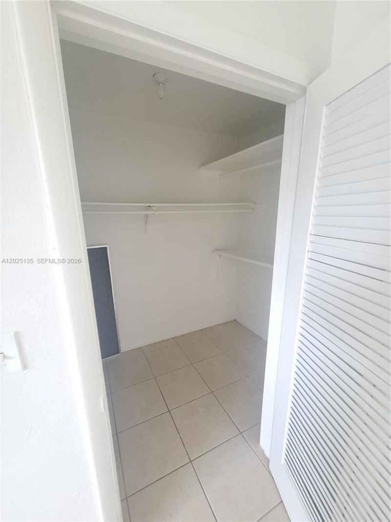 11960 NE 19th Dr , Unit 16, North Miami, FL 33181 Photo