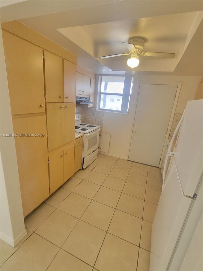 11960 NE 19th Dr , Unit 16, North Miami, FL 33181 Photo