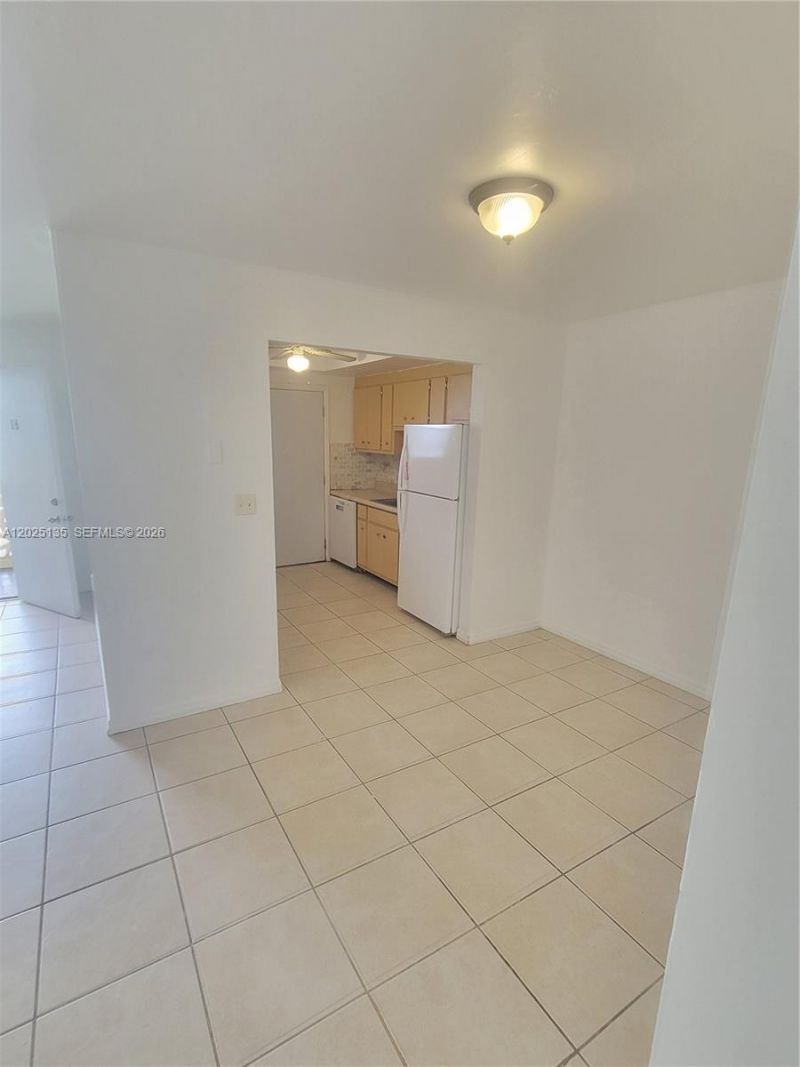 11960 NE 19th Dr , Unit 16, North Miami, FL 33181 Photo