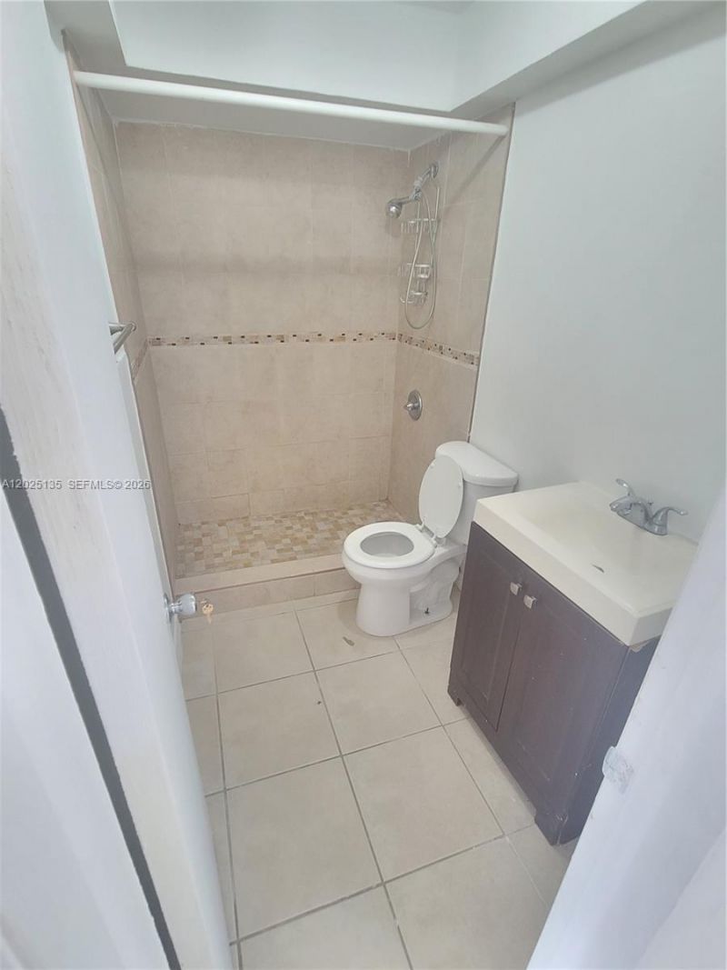 11960 NE 19th Dr , Unit 16, North Miami, FL 33181 Photo