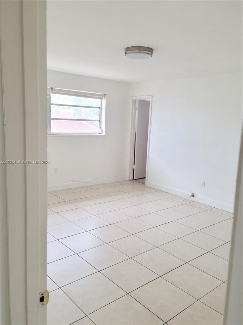 11960 NE 19th Dr , Unit 16, North Miami, FL 33181 Photo