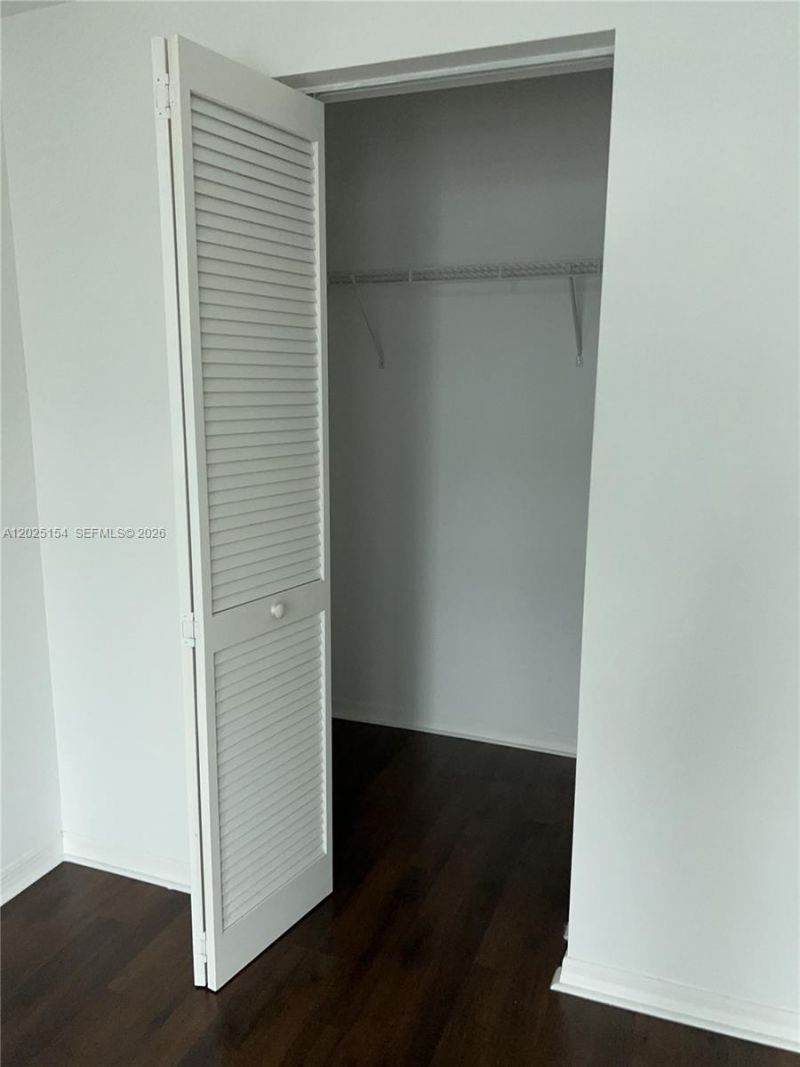 950 Brickell Bay Dr, Unit 2303, Miami, FL 33131 Photo