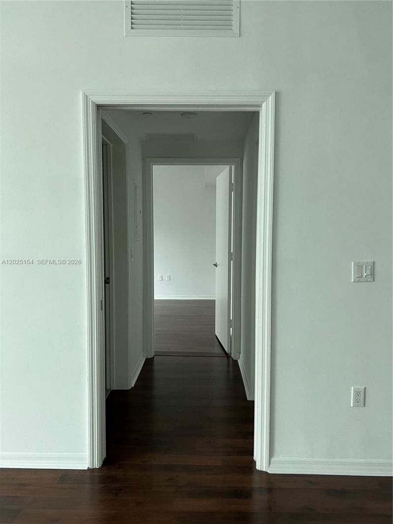 950 Brickell Bay Dr, Unit 2303, Miami, FL 33131 Photo