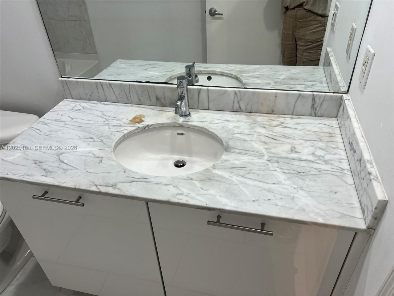 950 Brickell Bay Dr, Unit 2303, Miami, FL 33131 Photo