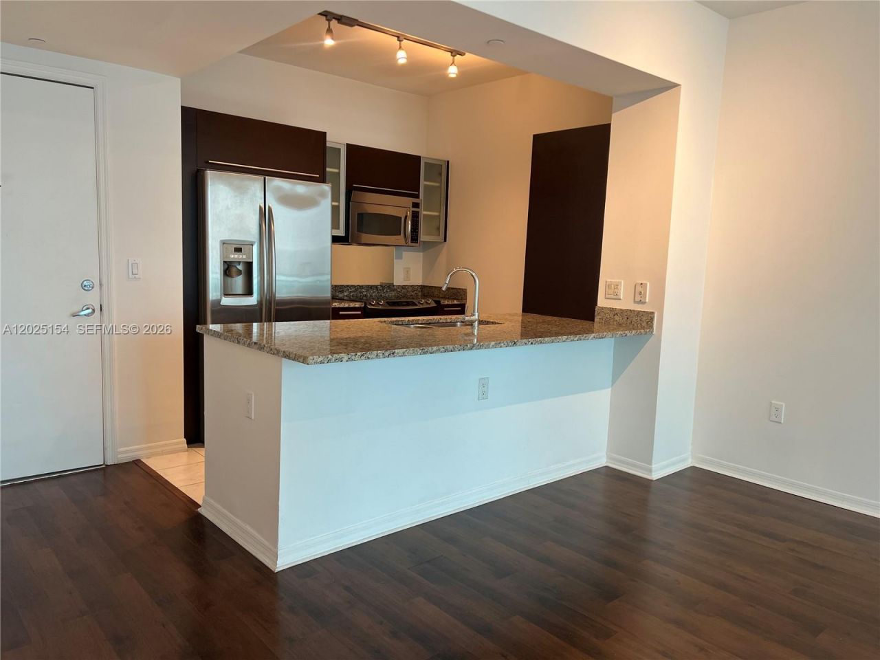 950 Brickell Bay Dr, Unit 2303, Miami, FL 33131 Photo