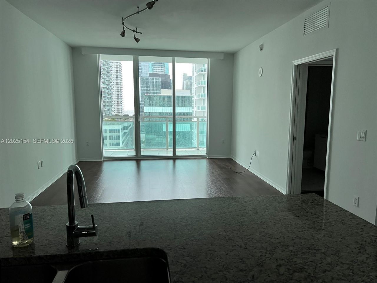 950 Brickell Bay Dr, Unit 2303, Miami, FL 33131 Photo