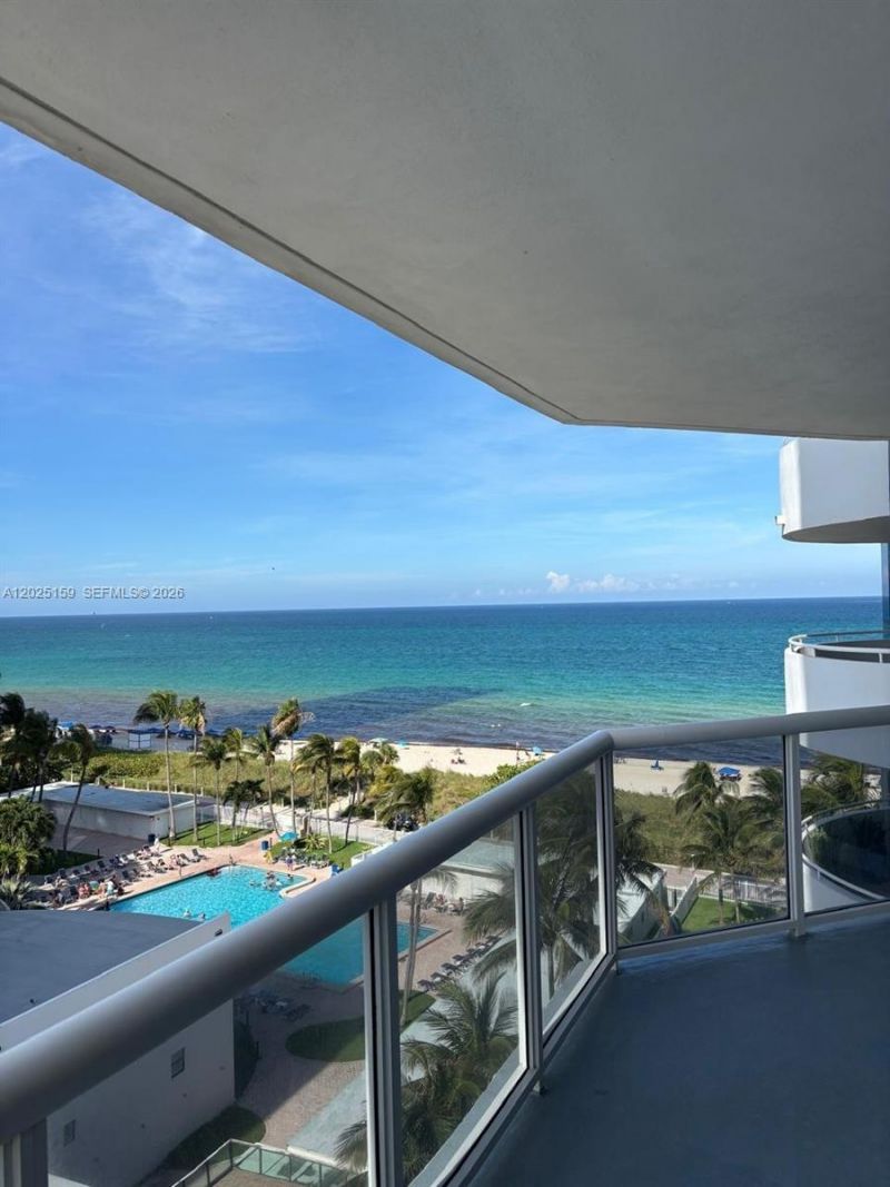 6301 Collins Ave , Unit 908, Miami Beach, FL 33141 Photo