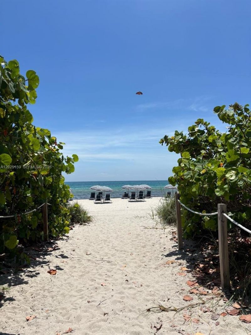 6301 Collins Ave , Unit 908, Miami Beach, FL 33141 Photo