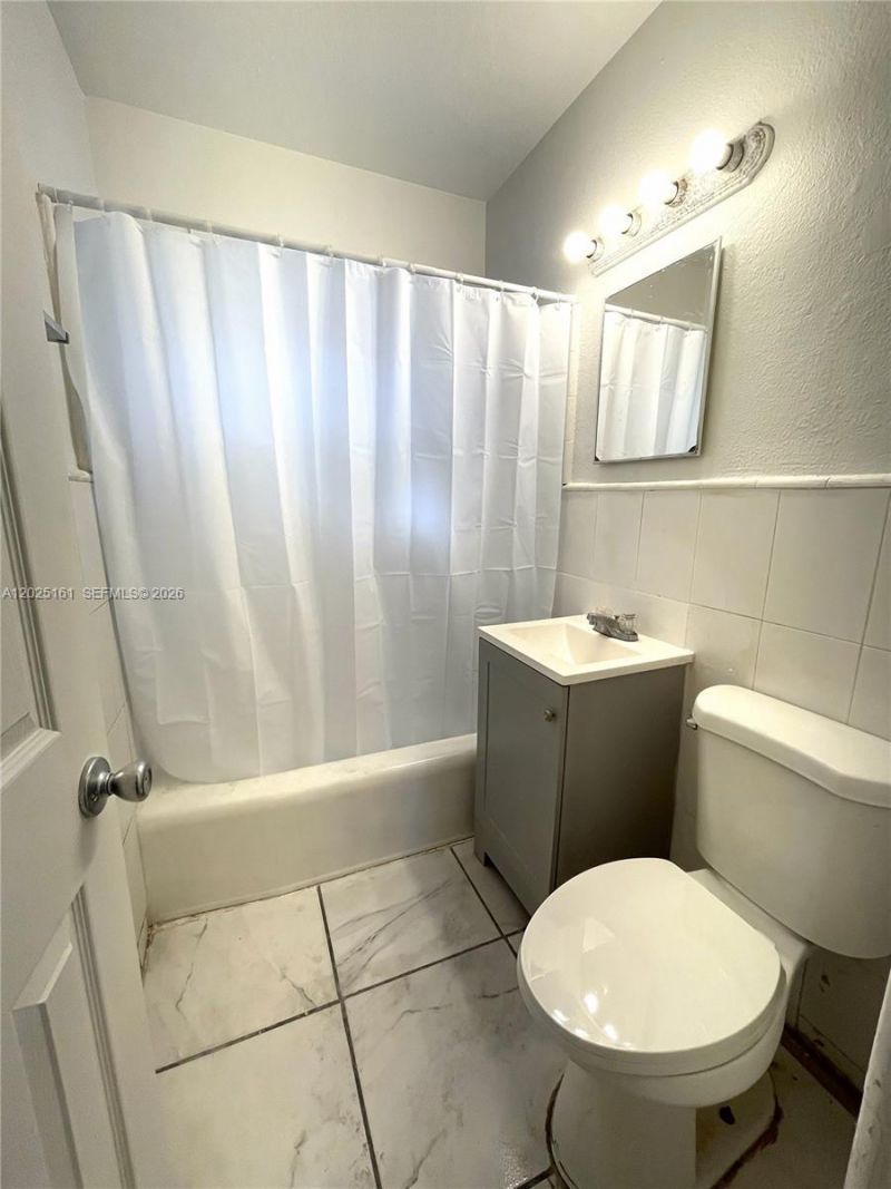 1321 NW 28th St, Miami, FL 33142 Photo