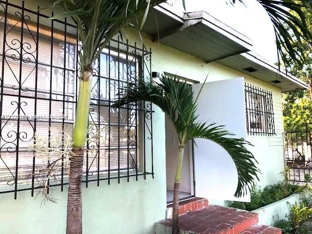 1321 NW 28th St, Miami, FL 33142 Photo