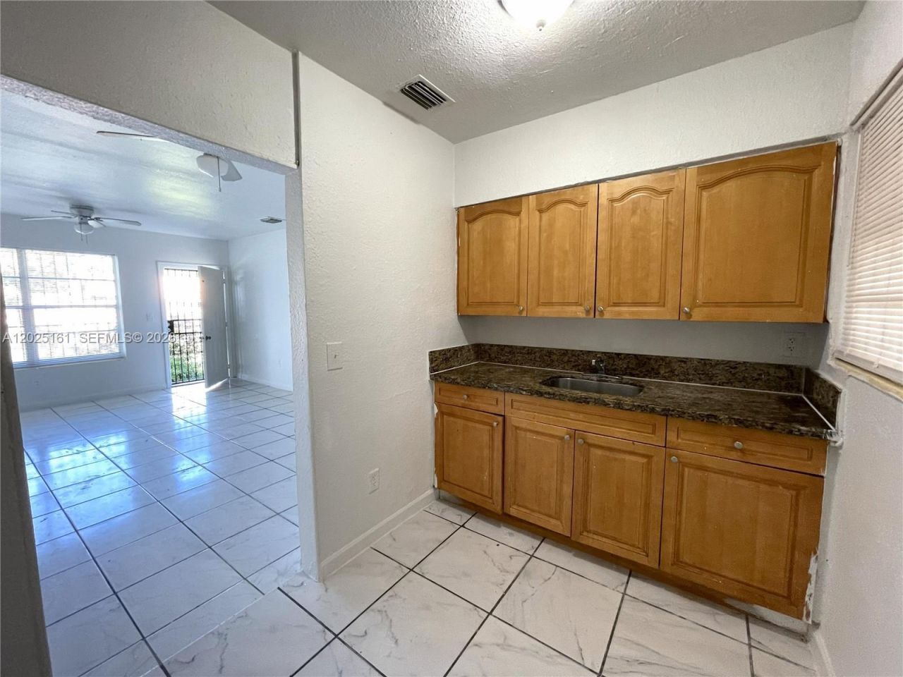 1321 NW 28th St, Miami, FL 33142 Photo