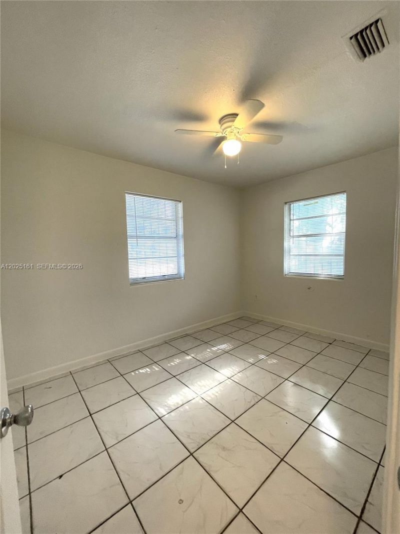 1321 NW 28th St, Miami, FL 33142 Photo