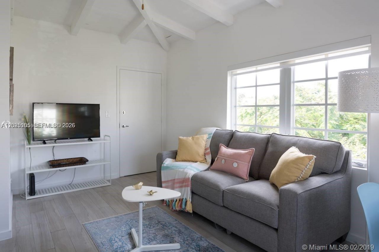 1450 Meridian Ave, Unit 201, Miami Beach, FL 33139 Photo
