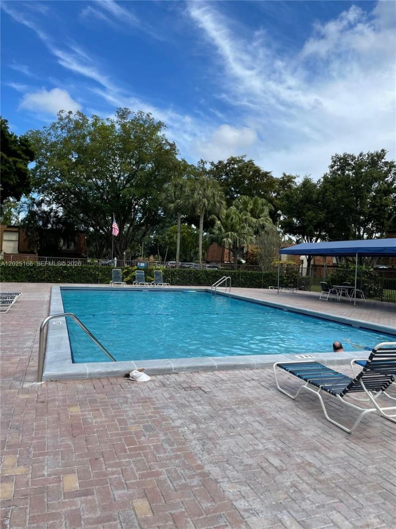 8901 Orange Grove Dr , Unit D-24, Davie, FL 33324 Photo