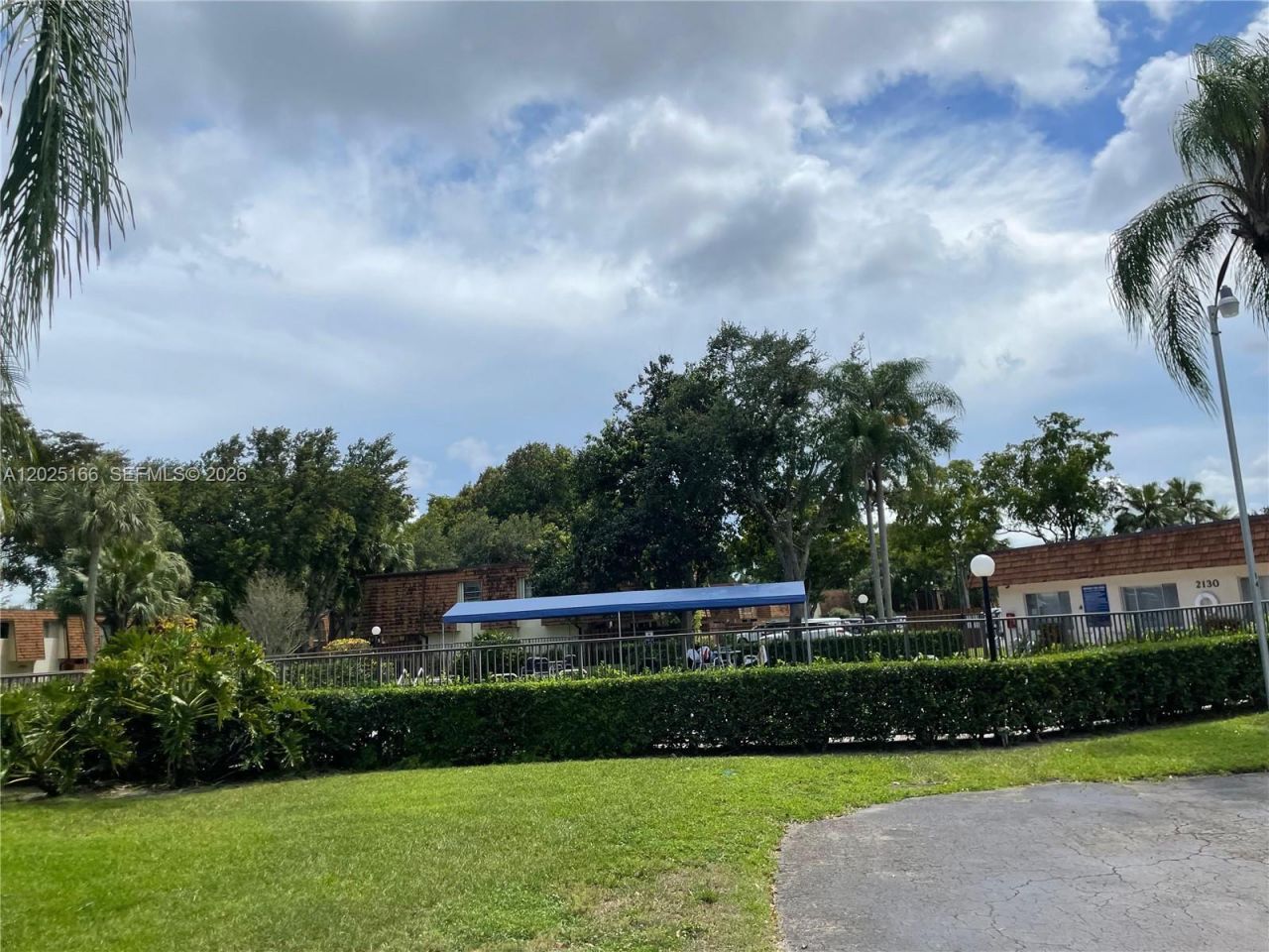8901 Orange Grove Dr , Unit D-24, Davie, FL 33324 Photo