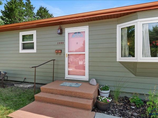 1000 ROBERTS, Belle Fourche, SD 57717