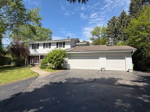 42 Robin Hill Dr, Mount Pleasant, WI 53406