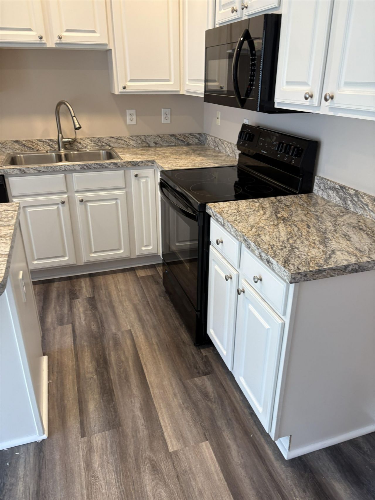 649 Wilshire Ln.  Photo 9