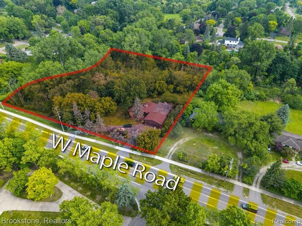 4665 W Maple Road , Bloomfield Hills, MI 48301