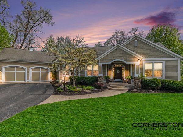 4263 S Oak Pointe Court NE, Grand Rapids, MI 49525