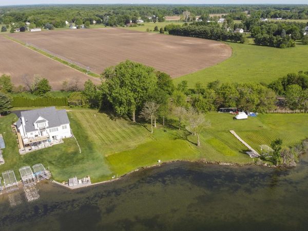 11765 W Indian Lake, Vicksburg, MI 49097