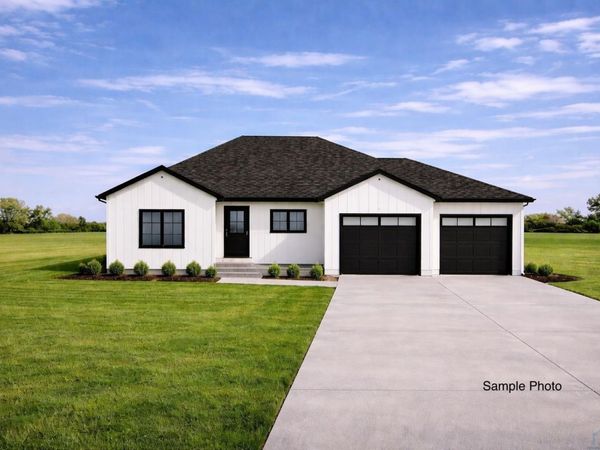 1625 Juneau Pl SE, Orange City, IA 51041