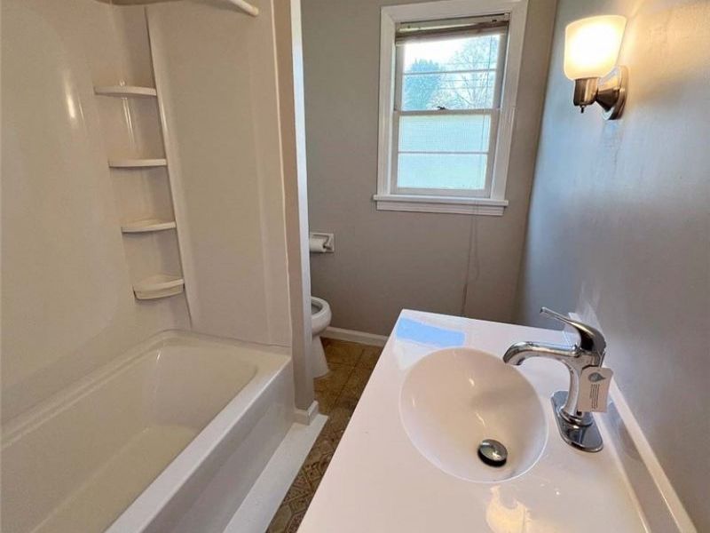 231 Tolbert Street , Wadsworth, OH 44281 Photo 5