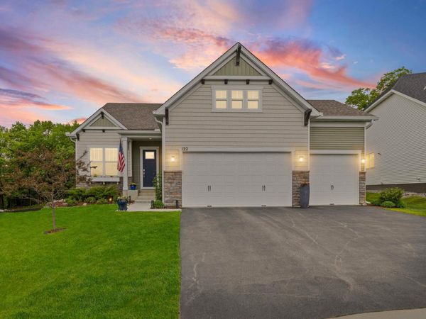 122 Liberty Heights Drive, Chaska, MN 55318