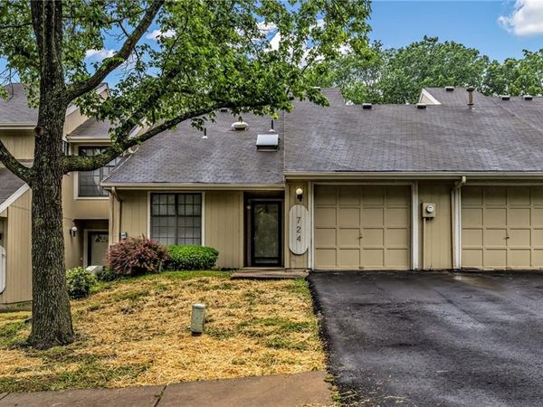 724 E 122nd Terrace, Kansas City, MO 64146