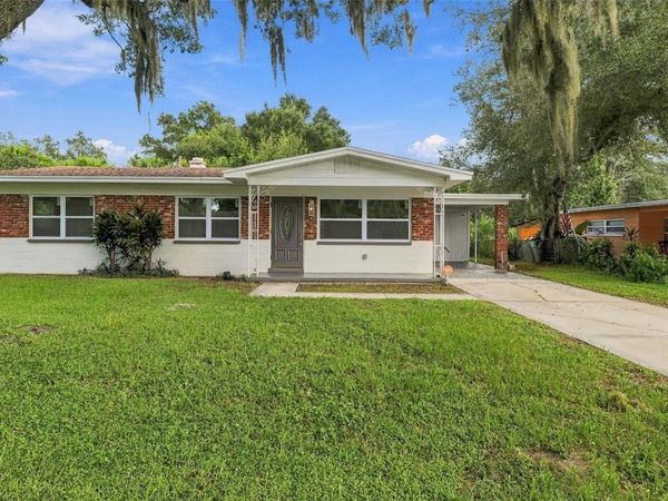 7815 PINE HILL DRIVE, TAMPA, FL 33617