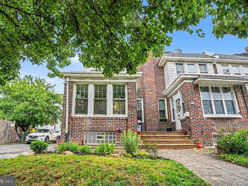 627 Roxborough Avenue, Philadelphia, PA 19128 Main Photo