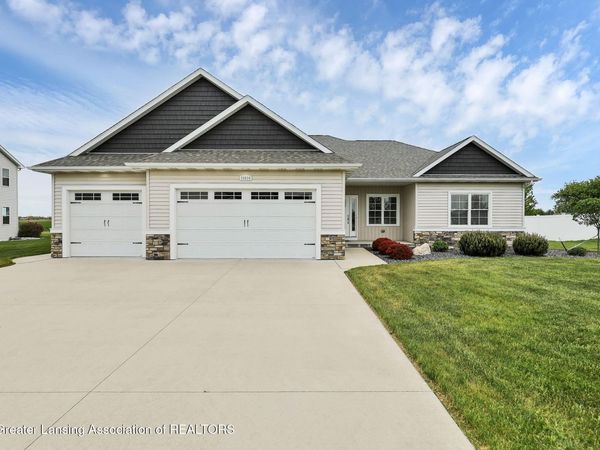 10416 Prairie View Court, Freeland, MI 48623