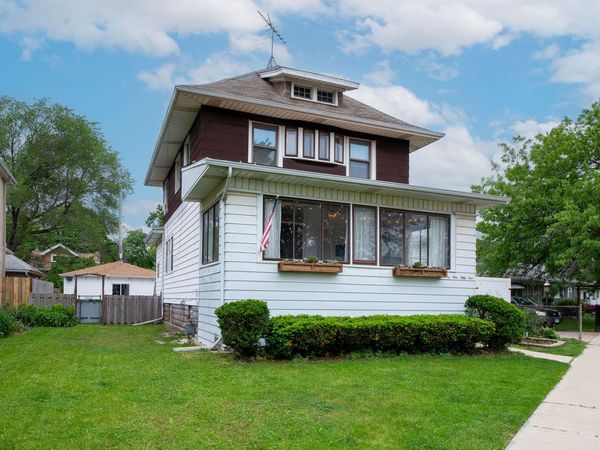 4154 N Dickinson Avenue , Chicago, IL 60641