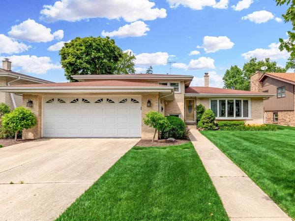 8744 W North Terrace , Niles, IL 60714